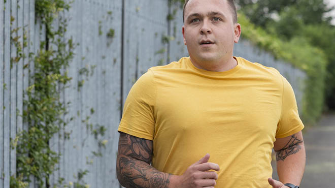 Runner in yellow shirt